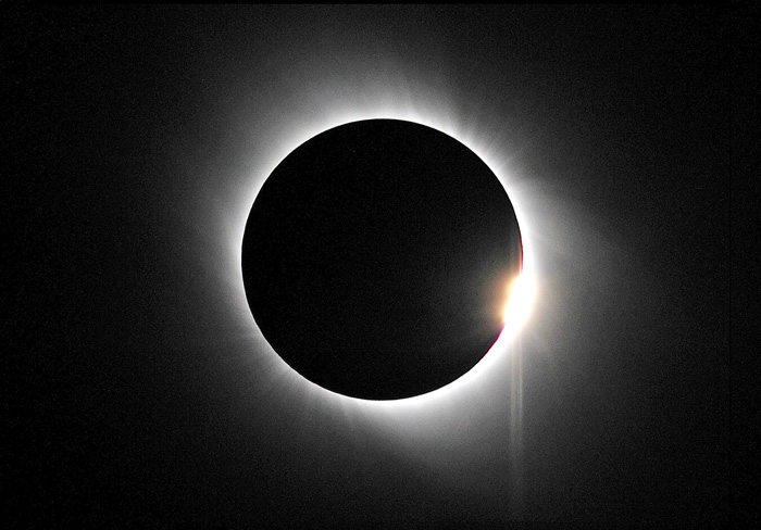 天体ショーに期待　９日の皆既日食　ジャカルタは８８％
