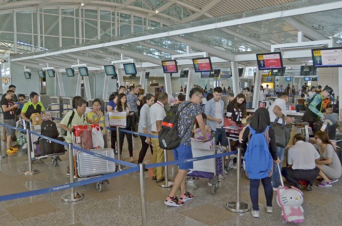 バリは空も海も閉鎖　あすのニュピ２４時間