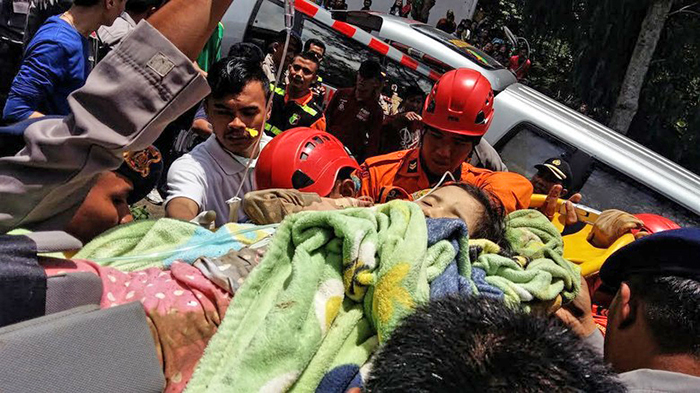 ７歳女児、助かる　地滑り　かばった父親犠牲に