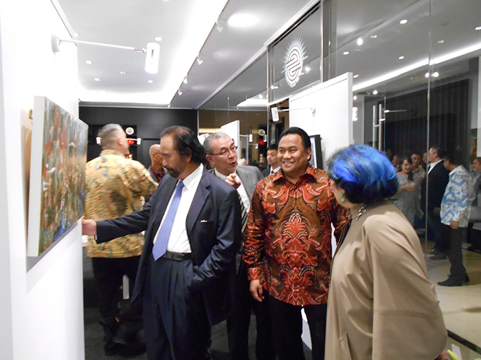 現代アート絵画展　フェアモントで開催