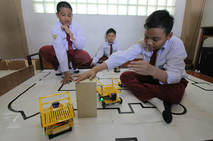 ☆小学生のロボット優勝