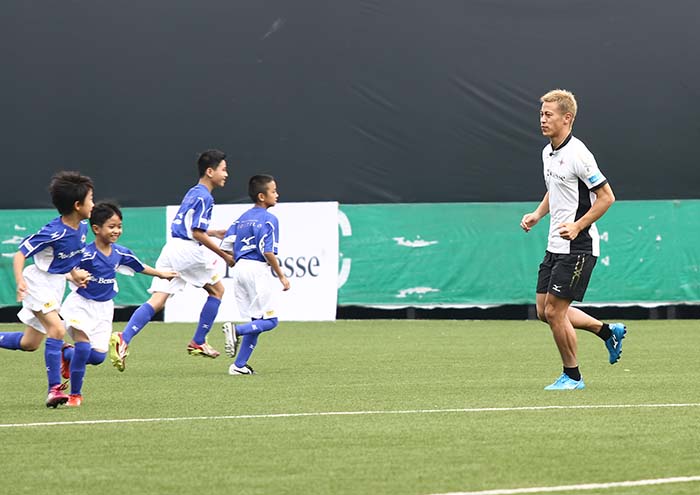 本田選手がジャカルタに　６月１１日にサッカー教室　小学生１５０人にコーチ
