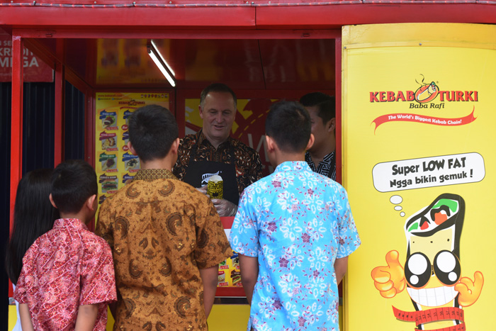 ☆ＮＺ首相ケバブ店主に