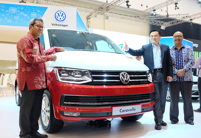 【国際オートショー特集】カラベルＴ６限定モデル　国旗「メラプティ」に合わせ　ＶＷ