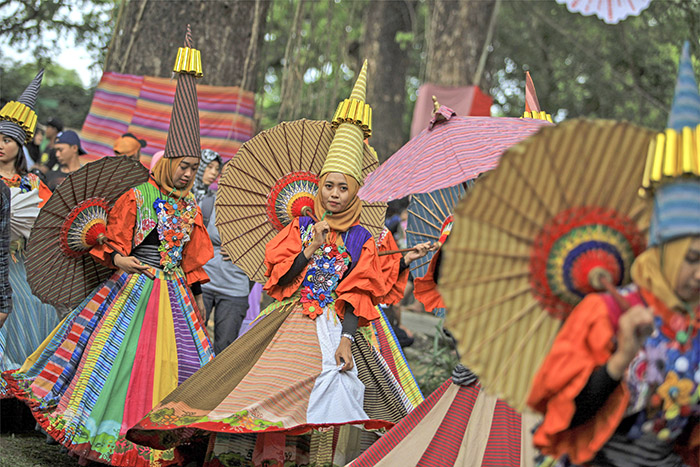 ☆ソロで傘祭り、踊りも