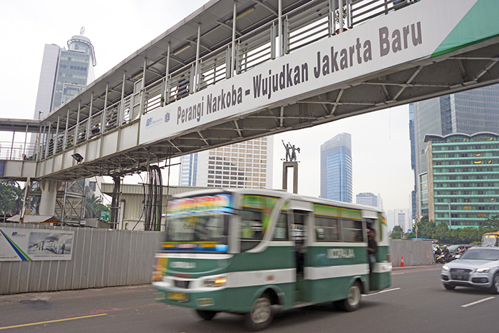 新規看板設置を凍結　歩道橋崩落事故受け　ジャカルタ州運輸局