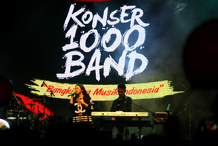 １０００バンドのライブ