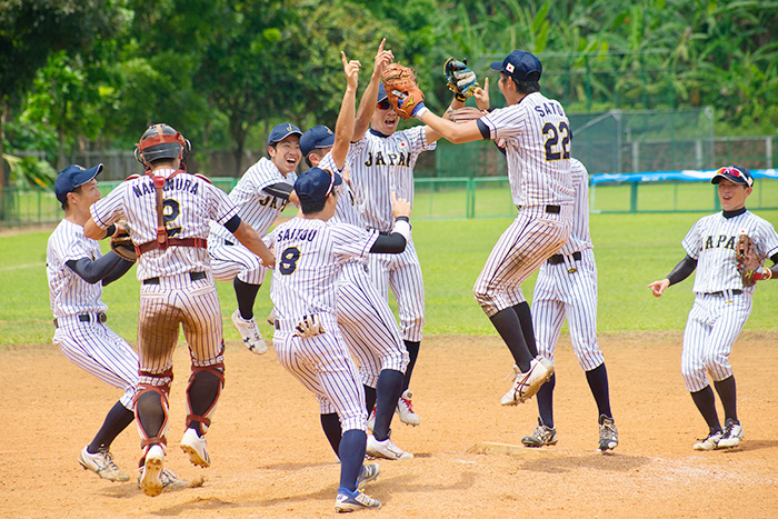 友好親善大会で優勝　日イ球児らと交流も　東都大準硬式野連選抜チーム