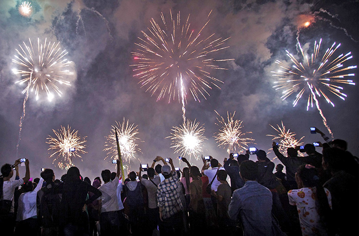 新年を皆で祝おう　目抜き通りやアンチョール　州政府がイベント企画