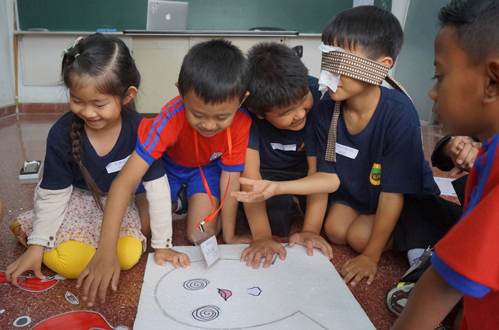 バンドン日本人学校　地元の小学校と交流