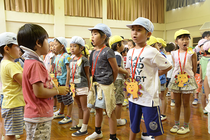 年少が年長を送別　お別れ会　ＪＪＳ幼稚部