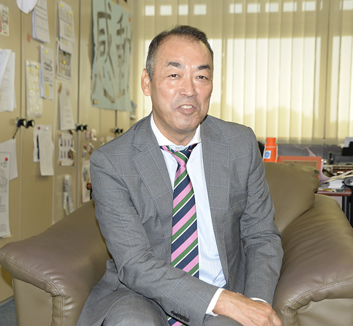 【スラマットジャラン】常に真剣勝負の３年間　ＪＪＳ校長の齋藤稔さん