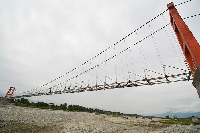 ☆村をつなぐつり橋建設