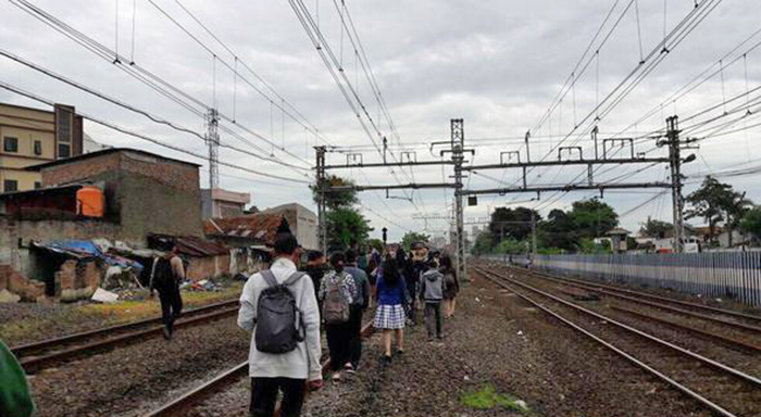 首都圏専用電車が　東ジャカルタで脱線　人的被害はなし