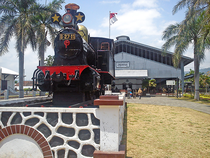 【おすすめ観光情報】アンバラワ鉄道博物館とラワ・ペニン湖　中部ジャワの穴場