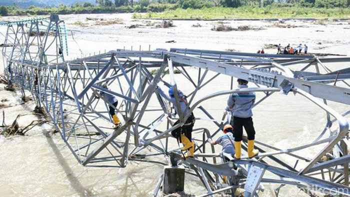 送電鉄塔倒壊で　広域停電が発生　中部スラウェシ州