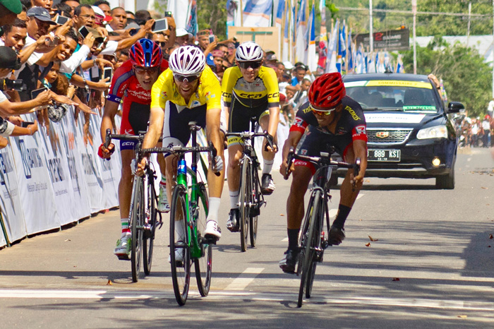 日本のキナン２連覇　ＴｄＦ閉幕　個人総合でも優勝　初出場の山本は５位