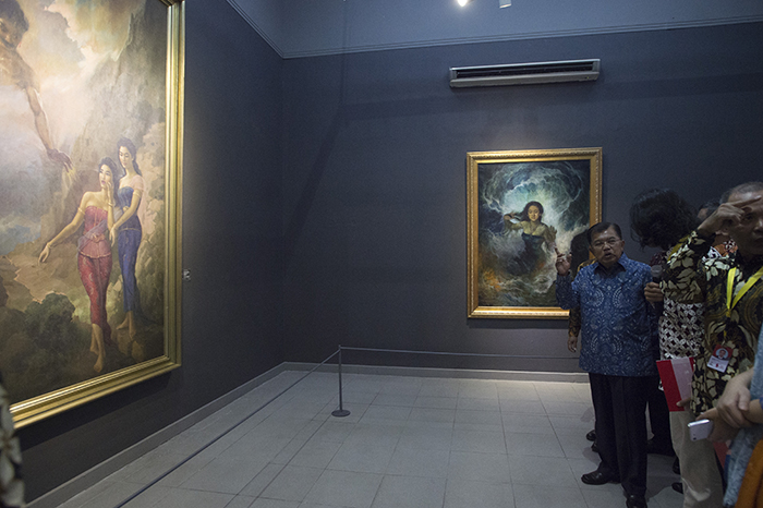 きょうから一般公開　国立美術館　大統領宮殿の絵画