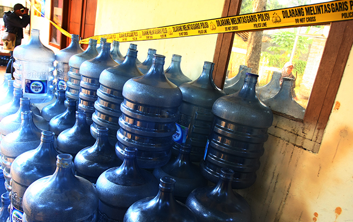 「アクア」を大量偽造　南タンゲラン市で４人逮捕