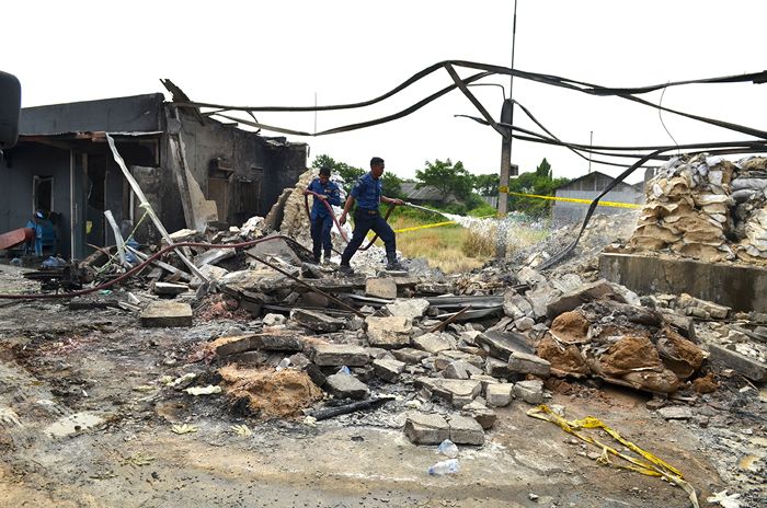 未成年者を雇用　爆発事故の花火工場