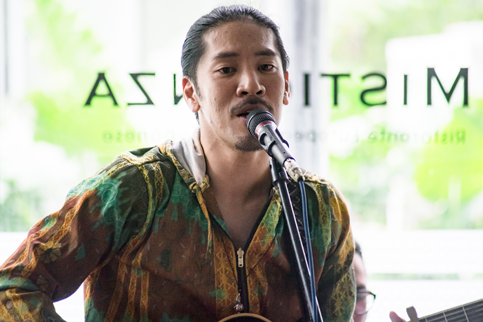 「僕なりの友好」を　来年の目標、日イ６０都市ツアー　歌手の加藤ひろあきさん