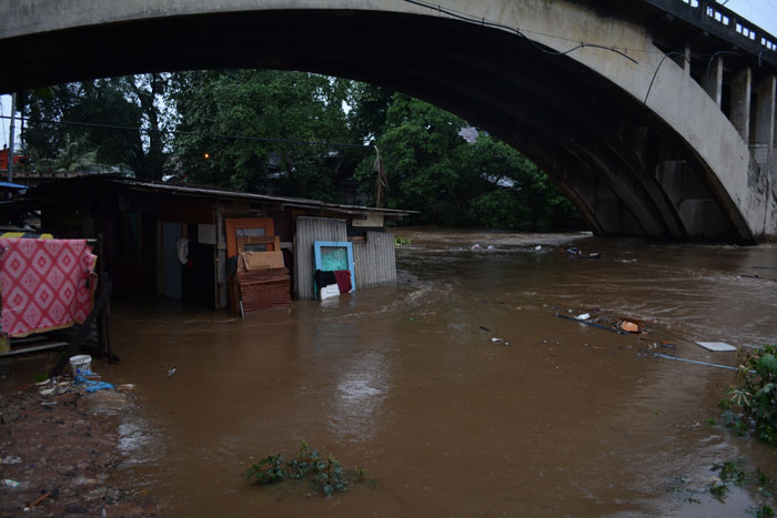 チリウン川が氾濫　首都圏で洪水広がる