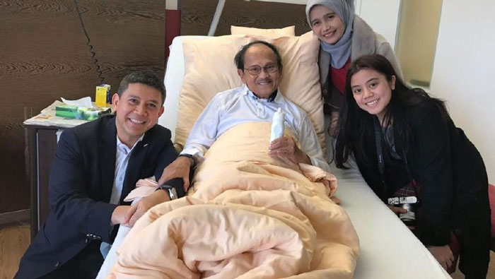 ☆ハビビ氏、病室で熱弁