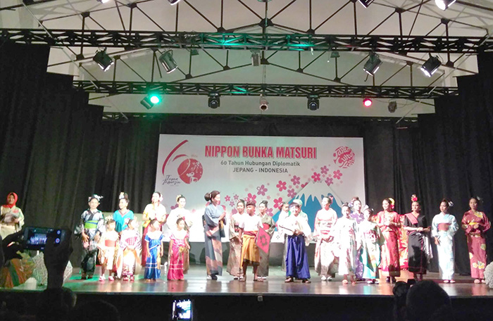 文化交流の祭り開催　４５０人が会場埋める　ＮＴＢ日本人会