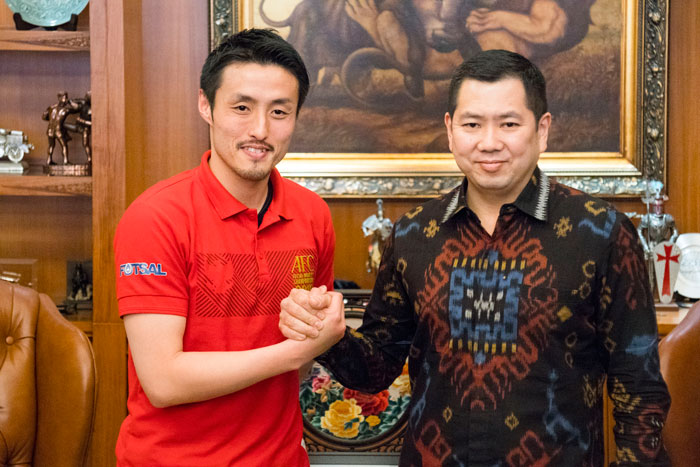 初の日本人総監督　イ・フットサル代表　アジア４強目標に