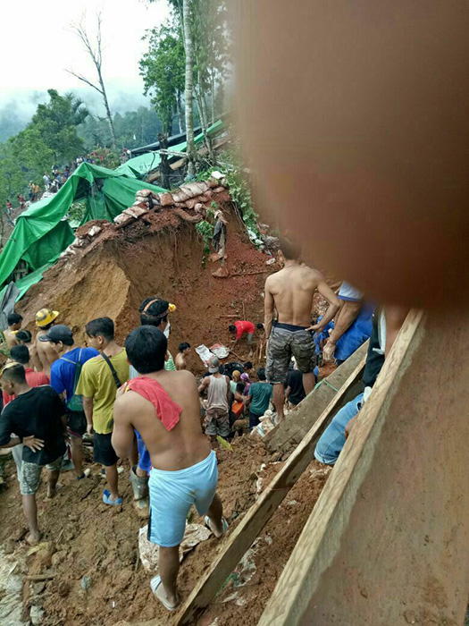 地滑りで５人死亡　無許可地区の金採掘場　北スラウェシ