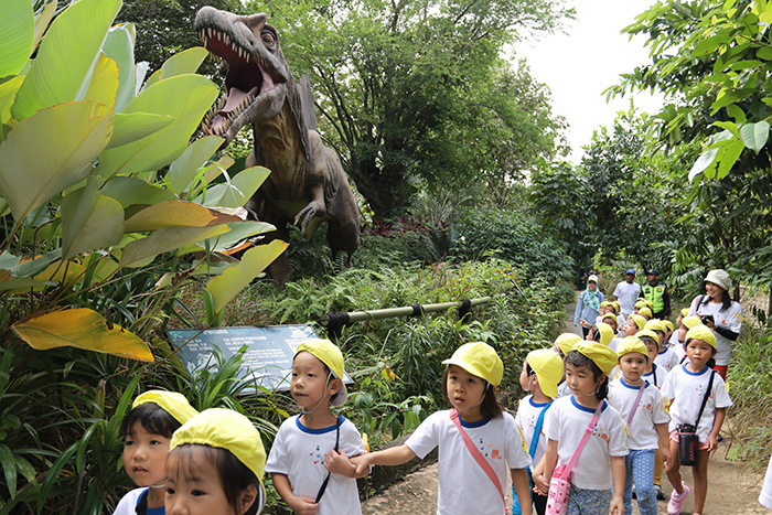お魚さんに恐竜さんだ！　園児１６７人が遠足　ＪＪＳ幼稚部