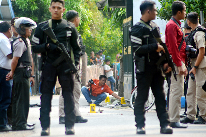 民家で３回爆発　子ども１人負傷　東ジャワ州パスルアン県