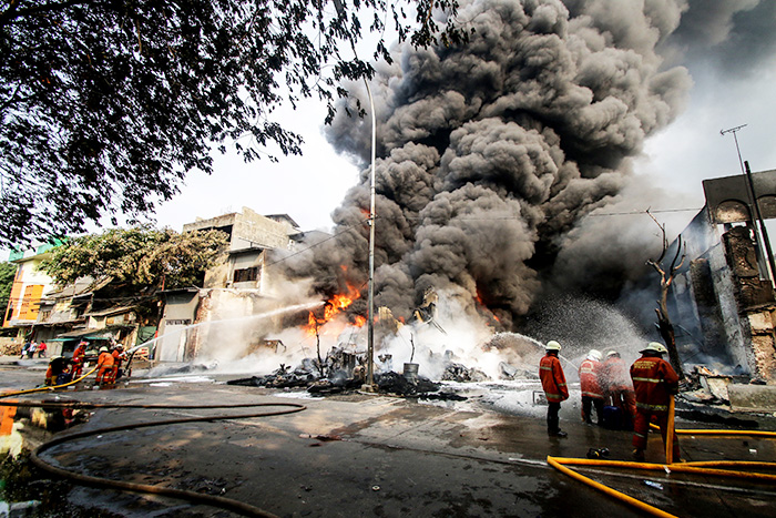 ☆倉庫火災で従業員負傷