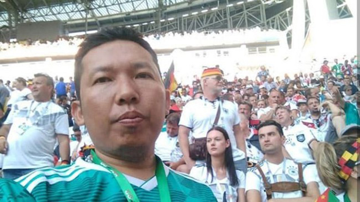 ３年かけＷ杯へ　二輪運転手が話題