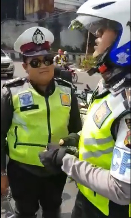 偽警官を逮捕　南ジャカルタ　交通「取り締まり」
