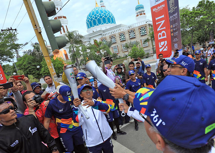 聖火アチェに到着　アジア大会