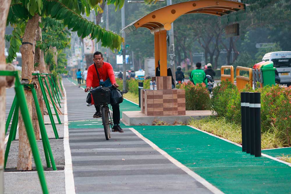 自転車専用レーン開設　ブンカルノ競技場周辺に３キロ