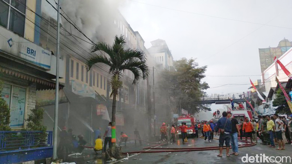 伝統市場で火事が発生