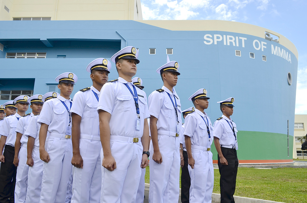 商船三井がフィリピンに海運大　日本の船員希望減補う　１期生300人入学