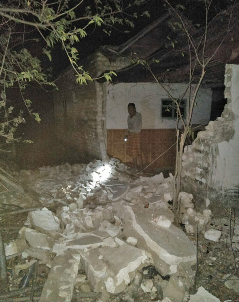 東ジャワでＭ6.3　３人死亡、70棟被害