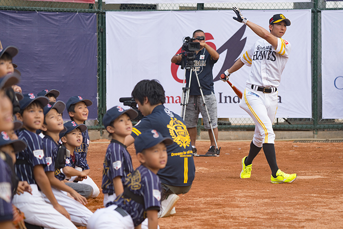 まずは野球の楽しさを　ソフトＢ　川島・福田両選手が指導