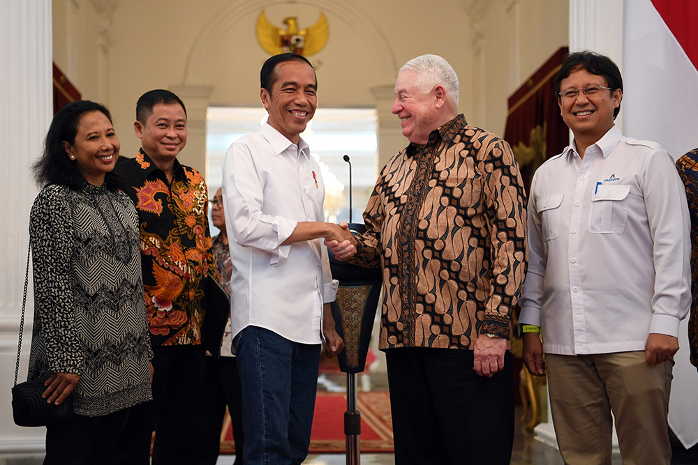 フリーポートに過半出資　「歴史的な瞬間」　大統領