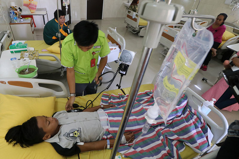 デング熱で死者100人超　保健省　発症数は１万2000件に