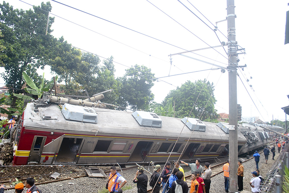 ボゴール行き電車が脱線　19人けが