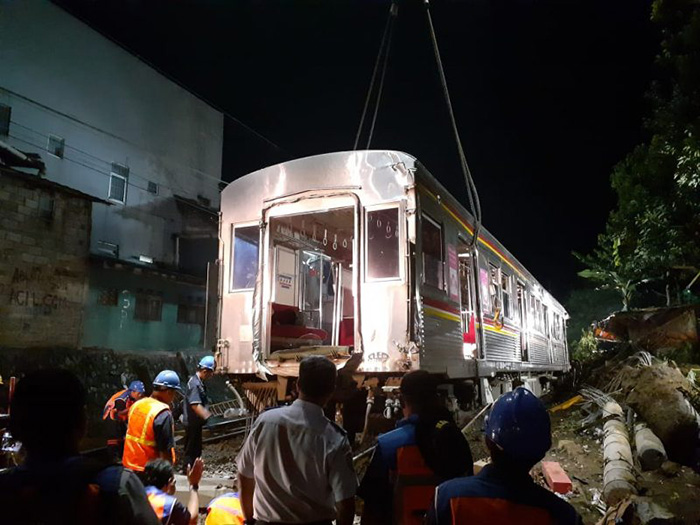 ボゴール行き電車　脱線後、運行再開　ＫＲＬ