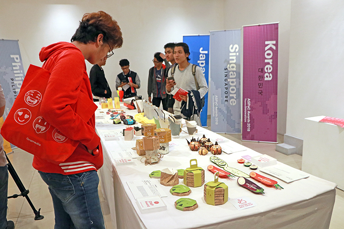 アジア10カ国・地域　学生の力作60点展示　パッケージデザイン