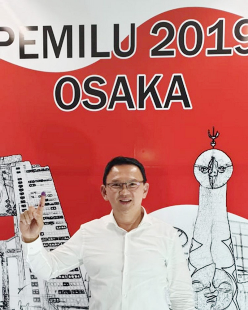 アホック氏 大阪で投票 １ ポーズ ｐｄｉｐ支持を呼びかけ じゃ