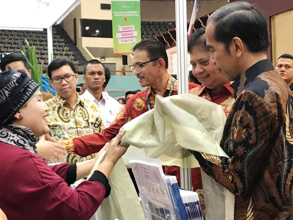 多様な手工芸品が集結　日本の素材ブースも出展　イナクラフト開幕