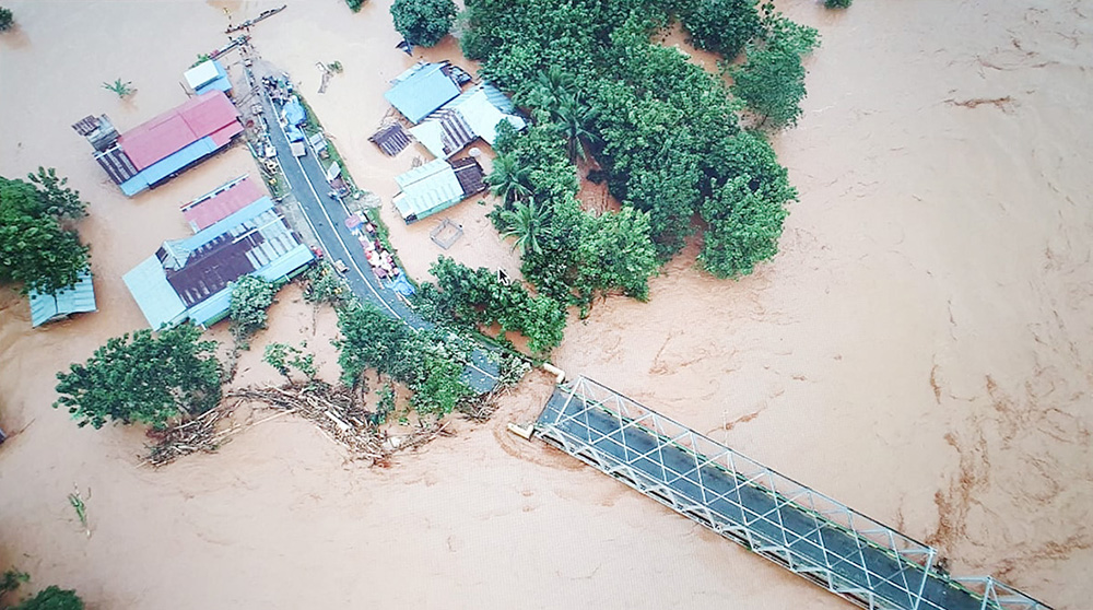 大洪水で4000人避難　東南スラウェシ