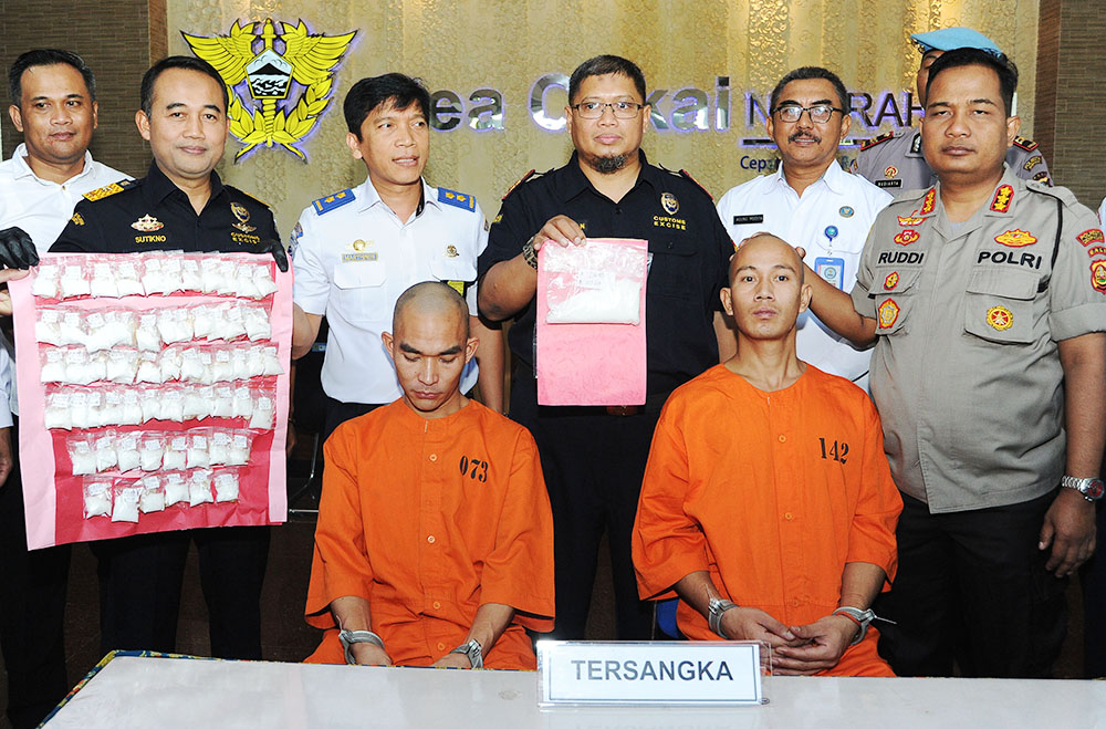 バリで覚せい剤密輸容疑　ネパール人逮捕